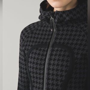 Lululemon Scuba Hoodie Size 6 in Black/Grey